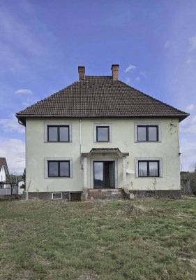 Gelegenheitskauf - Renovierungsbedürftiges Einfamilienhaus mit 8 Zimmern und großem Grundstück