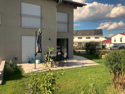 Moderne Neubau-DHH mit Einbauküche und großem Bad in Friesheim