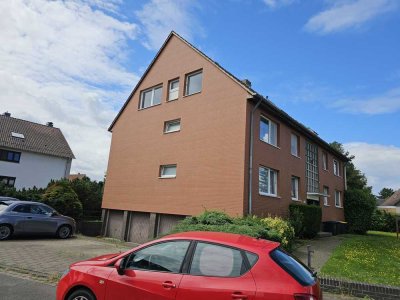 Freundliche und vollständig renovierte 2-Zimmer-Dachgeschosswohnung in Garbsen
