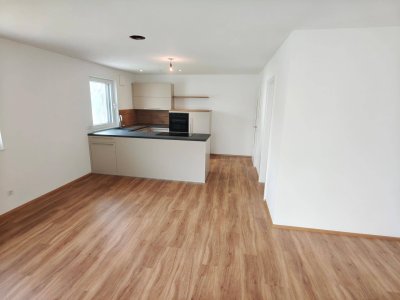 Neubau-OG Wohnung Bergheim: Erstbezug mit Lift &amp; Top-Anbindung