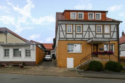 Krebeck: Ein-/ Zweifamilienhaus mit Nebengebäuden!