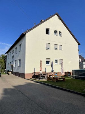 **NEUSÄß/ TÄFERTINGEN** Liebevoll sanierte 4- ZKB Wohnung in ruhiger Lage (Erstbezug)