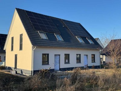 KfW-40-Neubau‑Highlight Doppelhaushälfte zur Miete in Bad Dürrenberg – Erstbezug mit Komfort