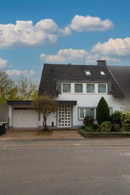 Großzügiges Einfamilienhaus mit wunderschönem Garten