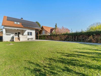 Modernes, ruhig gelegenes Zweifamilienhaus im beliebten Stadtteil Graz-Messendorf