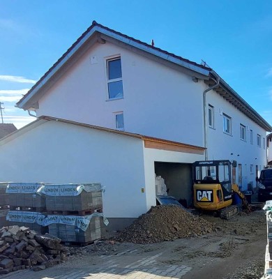 ansprechendes 5-Zimmer-Reihenmittelhaus mit Einbauküche in Ampfing