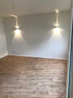 Helle 2-Zimmer Wohnung im EG mit Balkon im schönen Adlershof