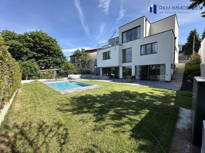 Modernes Familienparadies mit Pool in TOP Lage