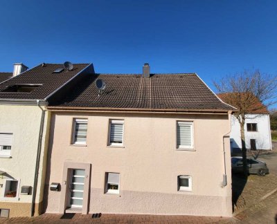 Ansprechend renoviertes Einfamilienhaus mit Garage und Garten