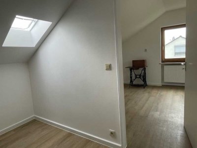 Eigenes Haus mit Garten - Sanierte, helle Doppelhaushälfte mit viel Platz und Garten in guter Lage