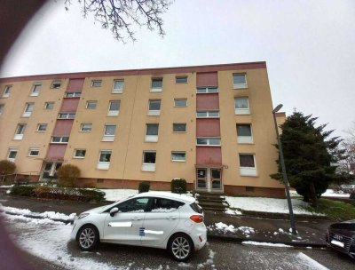 Schöne, ruhige 3 Zimmer Wohnung mit Loggia und Blick ins Grüne