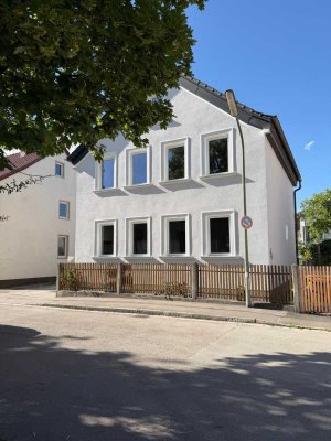 Neu renovierte Maisonettewohnung in ruhiger Bestlage von Göggingen