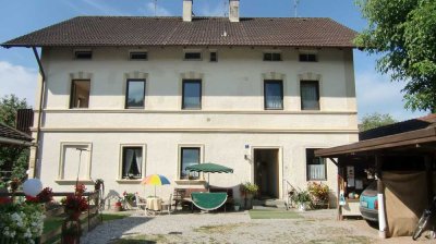 Komplettes Erdgeschoss mit eign Garten, 4,5-Zi. 100 m²,745,- €, Einbauküche, ab 15.7.