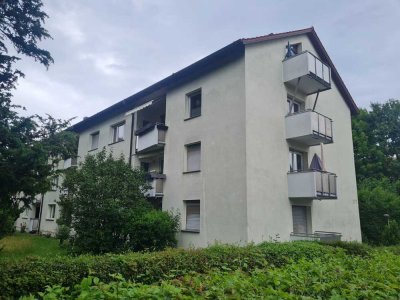 4 Zimmer-Wohnung in MFH - Parkett + Balkon + Stellplatz - FREI