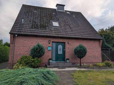 Tolles Einfamilienhaus in Nortorf, 5 Zimmer, großer Garten, 2 Bäder, voll unterkellert, Garage