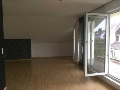 Schöne Dachgeschoßwohnung mit moderner Einbauküche in Durbusch