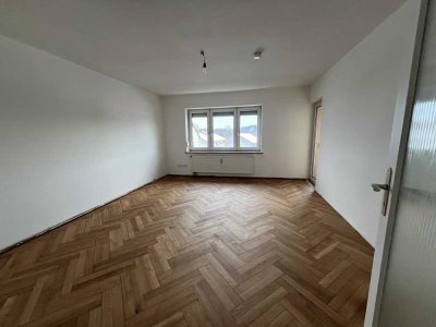 Sanierte 3-Zimmer-Wohnung mit Balkon und neuer Einbauküche