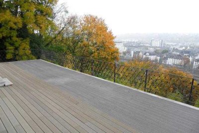 Grandioser Fernblick in fußläufiger Lage zu Innenstadt und Bhf. - mit riesiger Terrasse