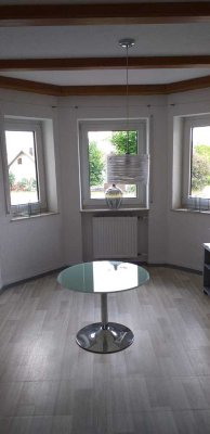 Schöne 3,5-Zimmer-Wohnung mit Balkon und EBK in Edelsfeld