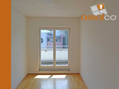 Exklusive 4-Raum-Wohnung mit luxuriöser Innenausstattung mit Einbauküche in Frankfurt am Main