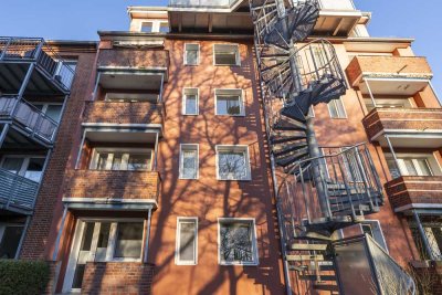 BARMBEK-SÜD: 2,5 ZIMMER PLUS TRAUMHAFTER GARTEN