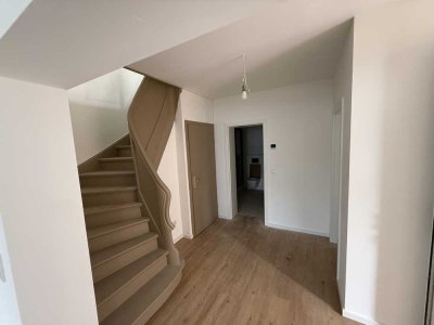 Erstbezug nach Sanierung! Modernes Einfamilienhaus mit Wärmepumpe & Einbauküche in Viernheim