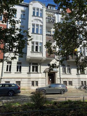 Gohlis-Süd: 3 Zimmer I Balkon I Tageslichtbad mit Wanne & Dusche I Maisonette
