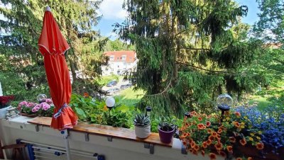 Großzügige 2-Zimmer mit  Laminat, Wannebad und Balkon in einer ruhigen Lage!