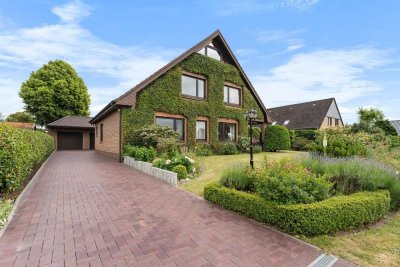Schwanewede- Neuenkirchen: Großes Einfamilienhaus mit 
Einliegerwohnung