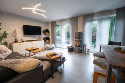 Exklusives Zuhause in Bielefeld: Modernisierte Doppelhaushälfte mit Sauna und Pool