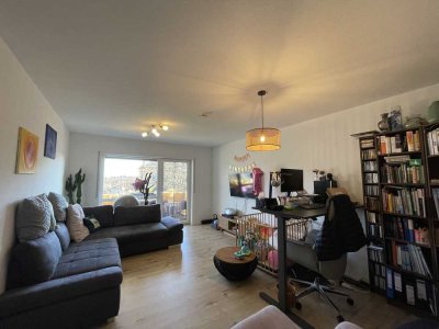 Moderne 3,5-Zimmer-Wohnung mit Balkon, Stellplatz & Gäste-WC – WG-geeignet