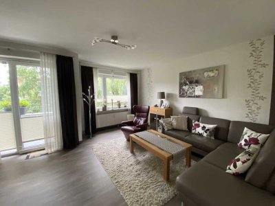 Helle 4-Zimmer-Wohnung mit Balkon & modernem Bad in Larrelt