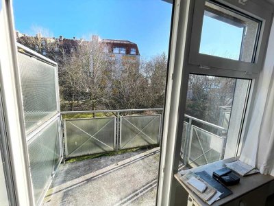 ++ 1-Minute zur Uni +++ helle, 1-Zimmer-Wohnung mit Balkon