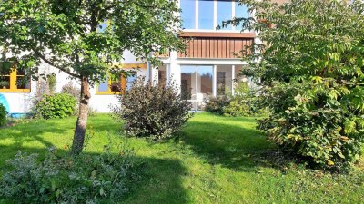 Außergewöhnliche, sonnige Gartenwohnung mit Wohn-Wintergarten in Toplage!