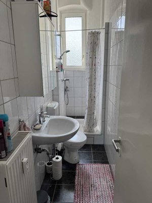 Helle 2-Zimmer-Altbauwohnung in zentraler Lage