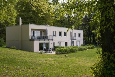 Traumhaftes, sehr großes Reiheneckhaus im denkmalgeschützten Park