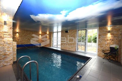 Stilvolle Stadtvilla für Liebhaber auf 1.538 m² Grundstück mit Teich und Einliegerwohnung