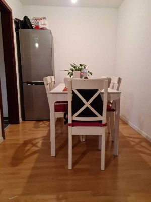 Gepflegte 2 Zi. Wohnung mit EBK und Tiefgaragestellplatz