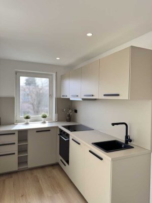 Erstbezug nach Sanierung!-  Helle 3-Zimmer Maisonette-Wohnung mit Balkon in der Hohen Warte