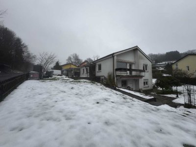 Freistehendes, kernsaniertes Einfamilienhaus mit großem Garten, Terrasse & Balkon – Ruhe & Platz pur