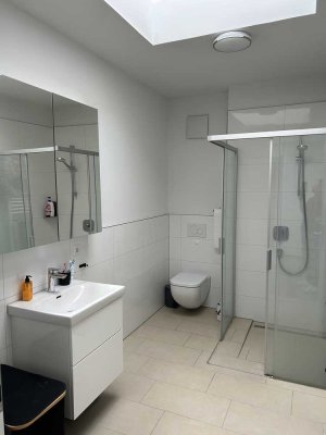 Schöne, moderne und helle 4-Zimmer-Wohnung mit Balkon und EBK in Bönnigheim Schlossfeld