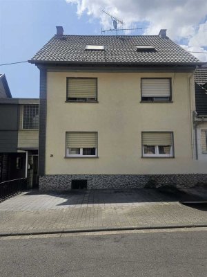 Vermietetes 2 Familienhaus mit Garten und Stellplätze in 66359 Bous zu verkaufen