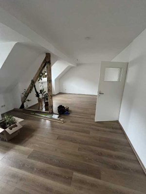 Gepflegte 2-Zimmer Wohnung im 3. OG in Essen-Südviertel