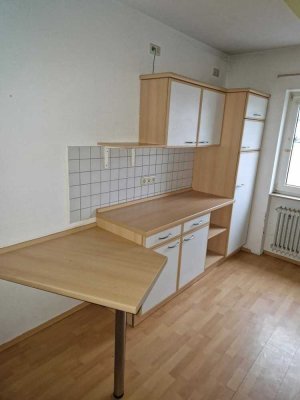 3 Zimmer Wohnung, Hochparterre inkl. Garage