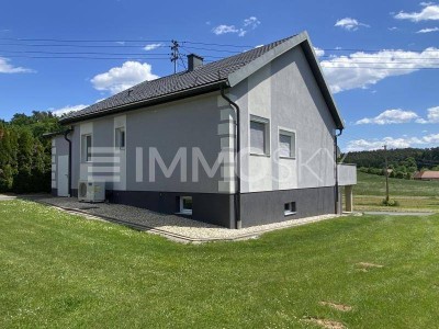 Wohntraum in Aussichtslage mit Nebengebäude und Jacuzzi!