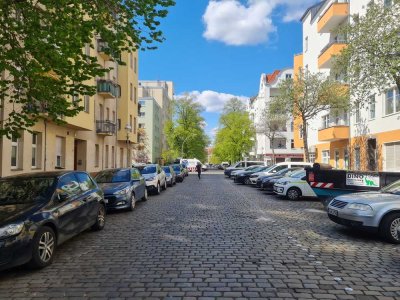 1-Zimmer-Wohnung im Altbau ohne Aufzug – ideal für Singles oder Expats