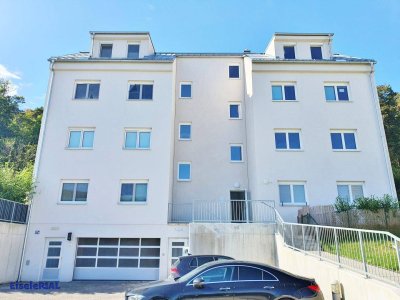 vermietete 2 Zimmer- Balkon - Parkplatz