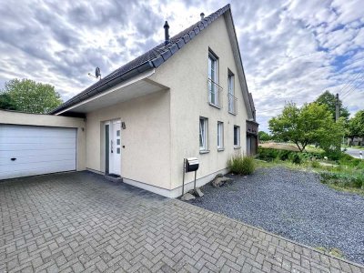 • Modernes KfW-Einfamilienhaus mit Kamin, Garten und Garage in Schwalmtal...