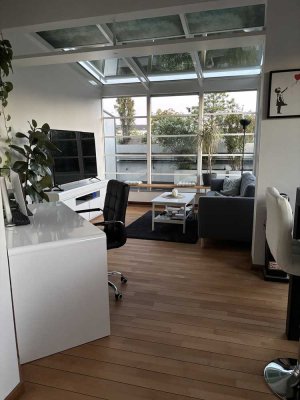 Exklusive, möblierte 2,5-Zimmer Penthouse-Wohnung in Regensburg West