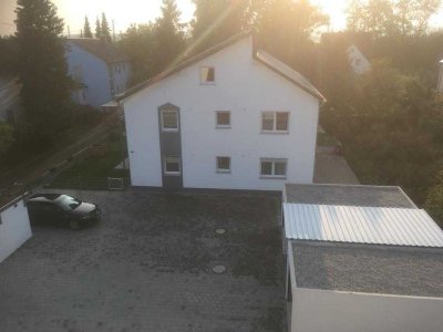 Neuwertige 1-Raum-Erdgeschosswohnung mit Balkon in Meitingen